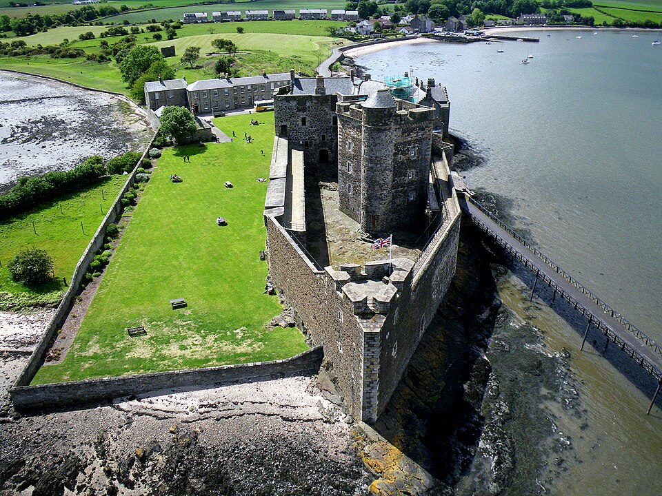File:Blackness Castle, Blackness, Scotland.jpg